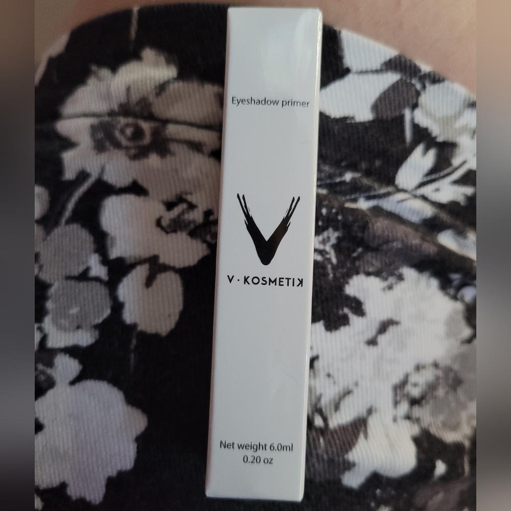 NEW V kosmetik eye shadow primer